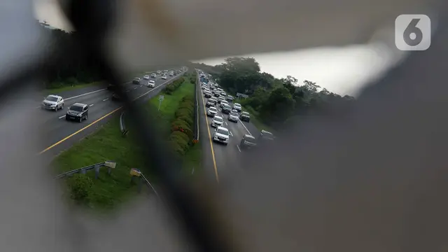 Arus Mudik di Tol Palikanci Menuju Jawa Tengah Masih Padat