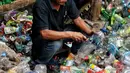 Salah satu penyebab masalah ini adalah minimnya infrastruktur pengelolaan sampah di Indonesia, di mana hanya 54 persen dari total kabupaten/kota di Indonesia yang memiliki Tempat Pemrosesan Akhir (TPA) yang memadai dan sesuai standar. (Liputan6.com/Angga Yuniar)
