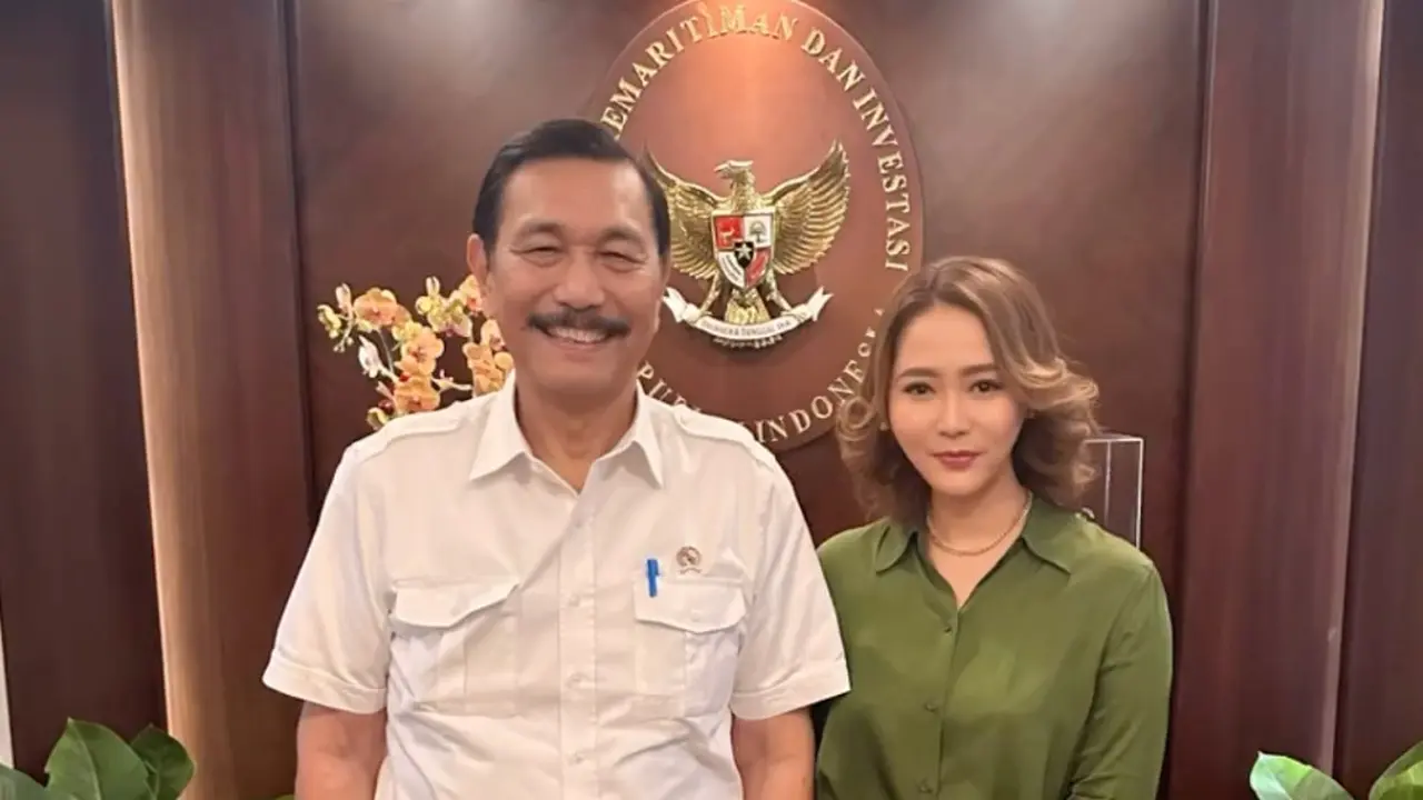 Inul Daratista dan Luhut Binsar Pandjaitan