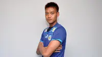 Kurnia Meiga, salah satu pemain era Robert Alberts yang bertahan di Arema. (Bola.com/Iwan Setiawan)