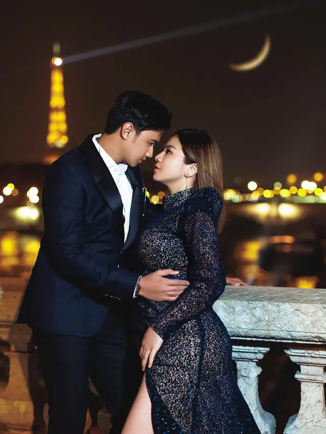 5 Pemotretan Felicya Angelista dan Caesar Hito di Paris Ini Tampil Romantis