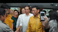 Joko Widodo saat bersilaturahmi ke lokasi kantor DPP Hanura di Jalan Tanjung Karang, Jakarta Pusat, Selasa (12/8/2014) (Liputan6.com/Herman Zakharia)