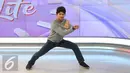 Iko Uwais saat menjadi bintang tamu di acara Dear Life, SCTV Tower, Jakarta, Rabu (28/7). Keahlian silat Iko Uwais membuat sejumlah sineas dunia kepincut memakai jasanya. (Liputan6.com/Herman Zakharia).