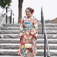 Rossa mengenakan kimono jenis Furisode saat liburan ke Jepang (Dok.Instagram/@itsrossa91/https://www.instagram.com/p/BshHwdlAwA4/Komarudin)