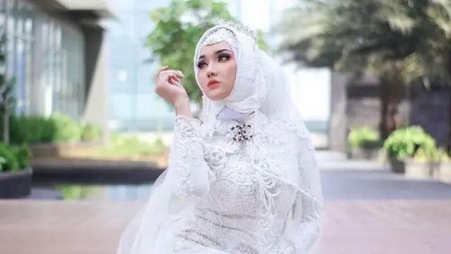 Potret Lucinta Luna Saat Berhijab, Curi Perhatian
