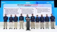 Direktur Utama Telkom Ririek Adriansyah (Tengah) beserta jajaran Direksi Telkom saat membacakan Deklarasi Komitmen Anti Korupsi pada agenda Rapat Pimpinan TelkomGroup di Jakarta, Kamis, (14/11/2024).