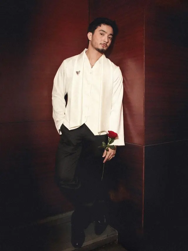 Pesona Bryan Domani, artis muda yang ganteng dan rajin ibadah