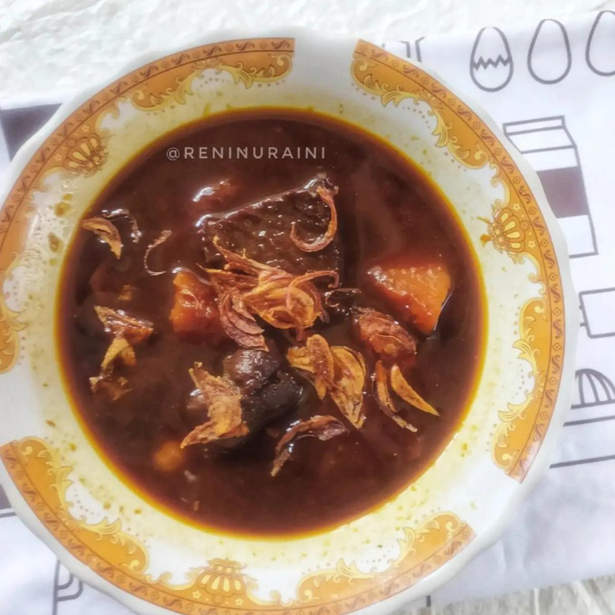 Ilustrasi Semur Daging Sapi Kentang Betawi