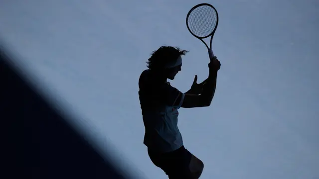 Potret Siluet Alexander Zverev Saat Taklukkan Stan Wawrinka