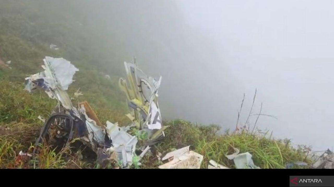 Basarnas Konfirmasi Penemuan Pesawat ATR 42-500 di Puncak Bukit Bulusaraung