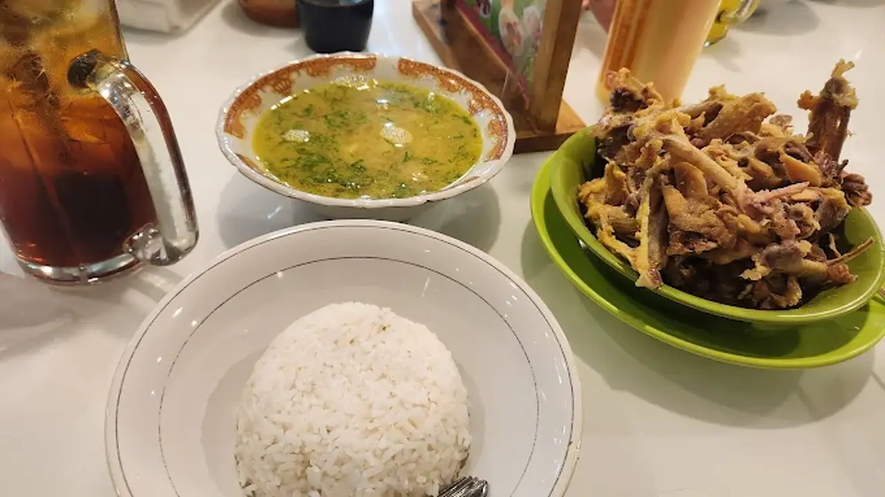 Rekomendasi Tempat Makan Soto Ayam di Surabaya