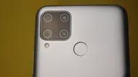 Realme C15 bodi belakang, kamera dan fingerprint scanner (Liputan6.com/ Agustin Setyo W)