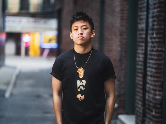 Rich Brian Sorot Nuansa Jakarta Di Video Klip Kids News Entertainment Fimela Com