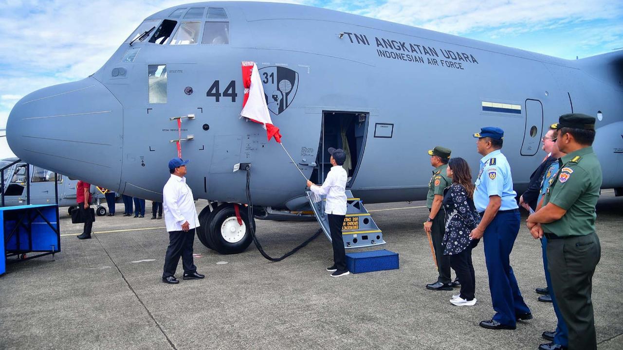 C-130J-30 Super Hercules mampu terbang selama 11 jam nonstop serta melakukan take off dan landing pada runway yang pendek.&nbsp;