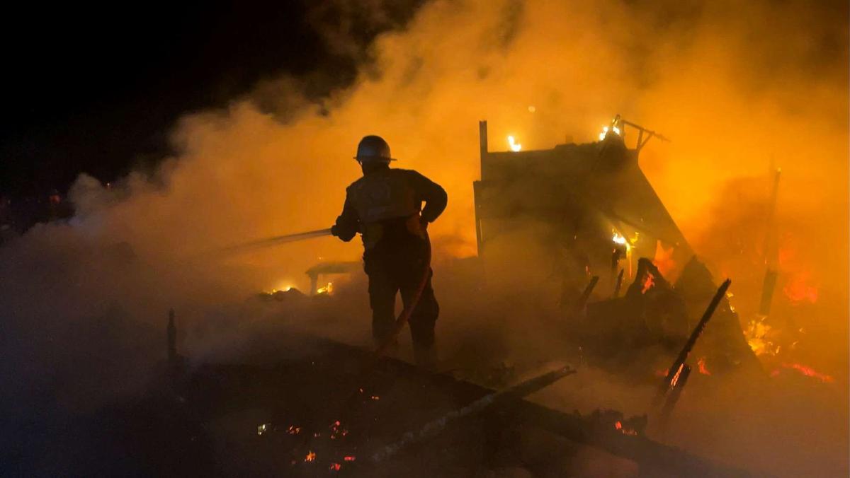 Serangan udara Israel hantam tenda pengungsi di Jalur Gaza