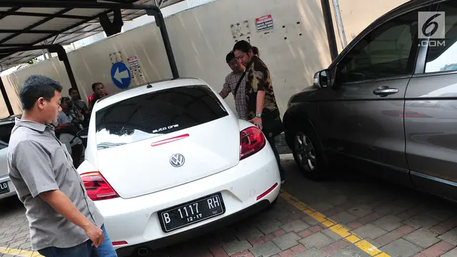 KPK Lelang Banyak Mobil Sitaan