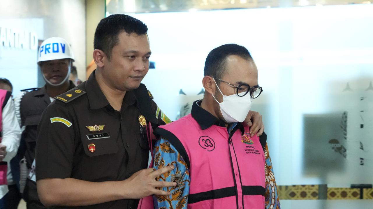 VIDEO: Jahatnya Bos Pertamina Patra Niaga Korupsi Oplos Pertalite ke Pertamax Negara Rugi Rp193,7 T