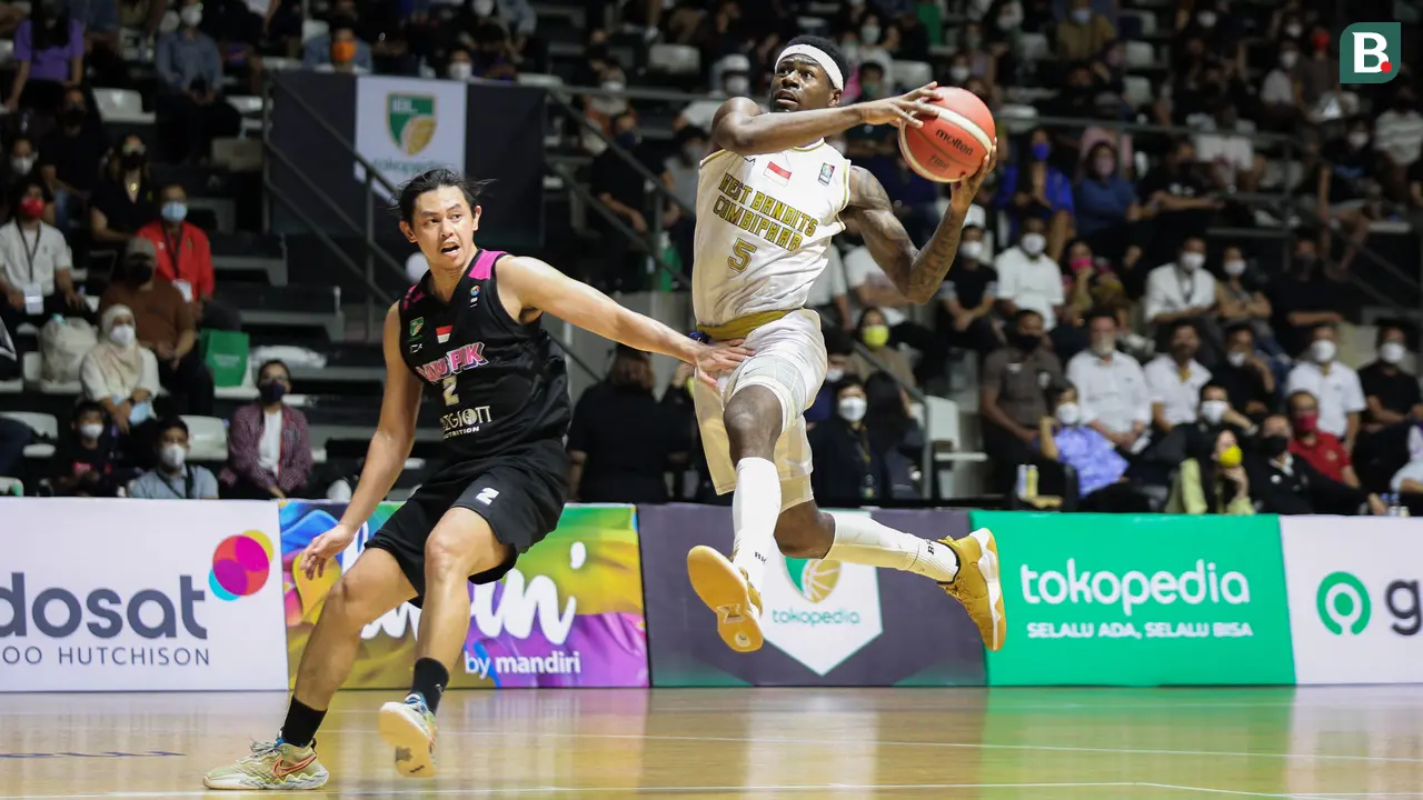 Foto: West Bandits Combiphar Solo Menangkan Laga Panas Melawan Rans PIK Basketball dengan Skor Telak