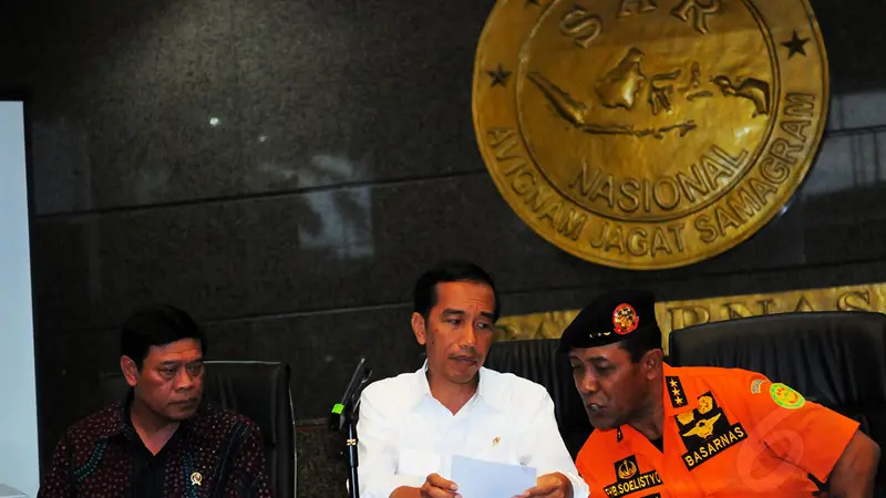 Datangi Basarnas, Jokowi Koordinasikan Pencarian AirAsia QZ8501