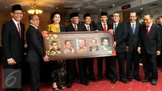 Suasana serah terima jabatan pimpinan KPK di Gedung KPK, Jakarta, Senin (21/12/2015). Agus Rahardjo dkk akan mengantikan Ruki dkk dalam memimpin KPK periode 2015-2019. (Liputan6.com/Helmi Afandi)