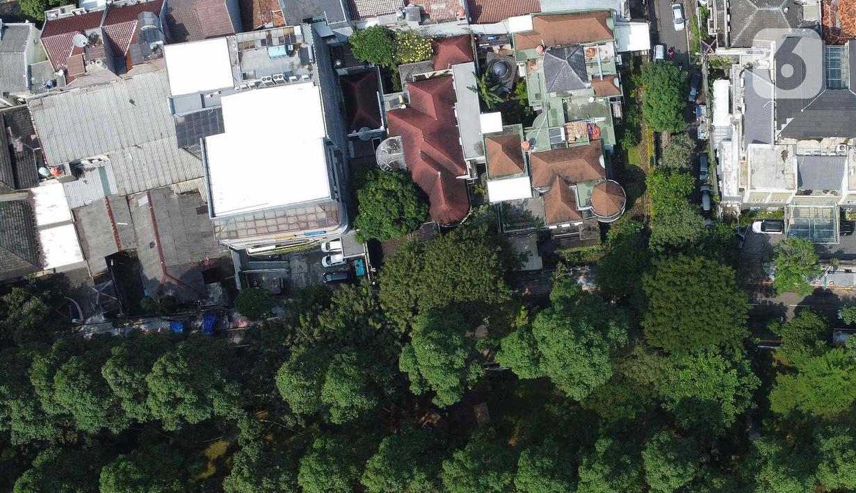 Gambar udara memperlihatkan suasana Taman Tebet Eco Park, Jakarta, Rabu (1/2/2023). Pemprov DKI Jakarta terus mendorong upaya penghijauan di seluruh wilayah, sebanyak 256 lokasi RTH (ruang terbuka hijau) kini telah tertata dengan baik. (Liputan6.com/Herman Zakharia)