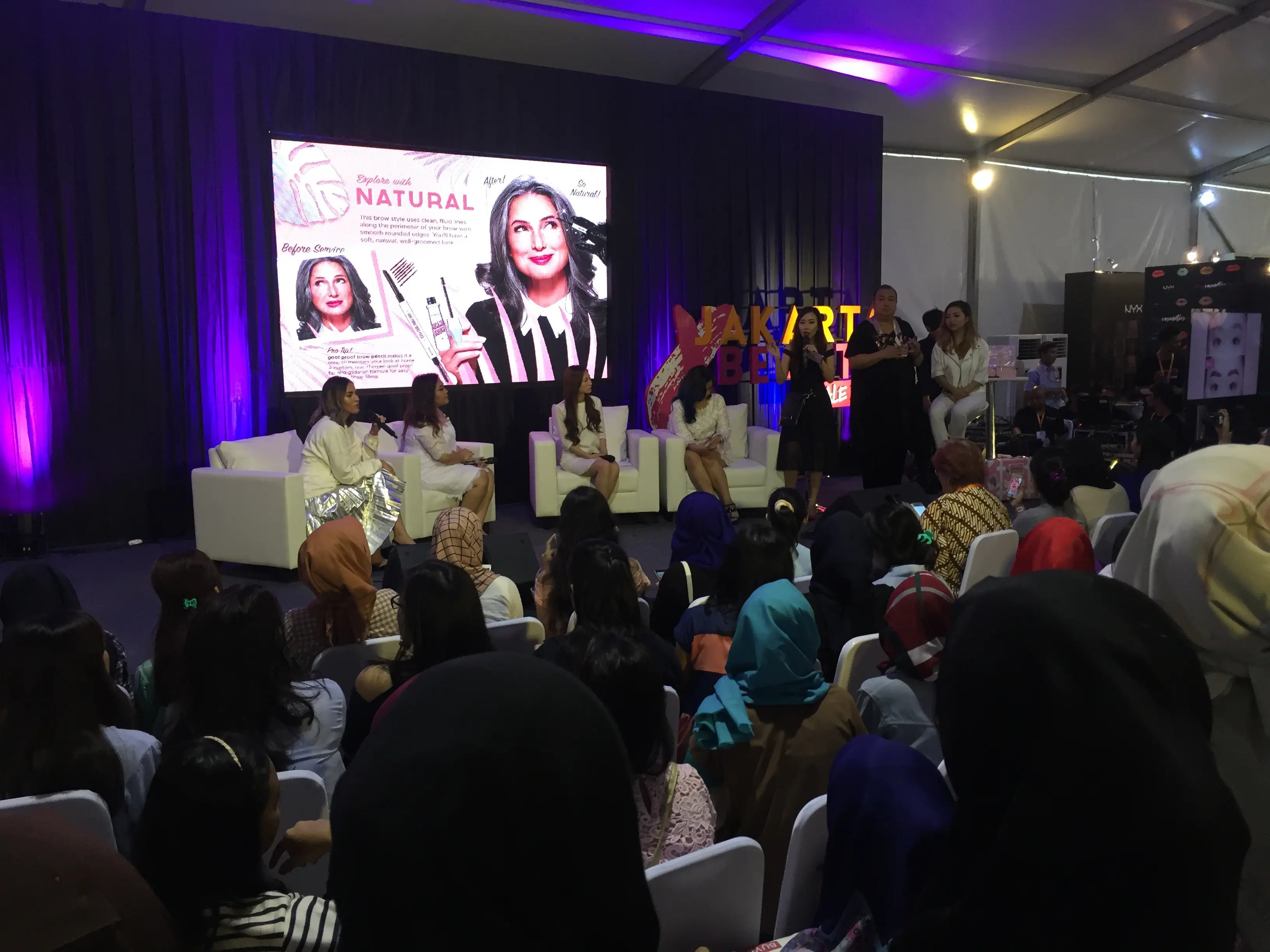 Para beauty enthusiast hadir pada Jakarta X Beauty 2017. (Yuni Arta/Bintang.com)