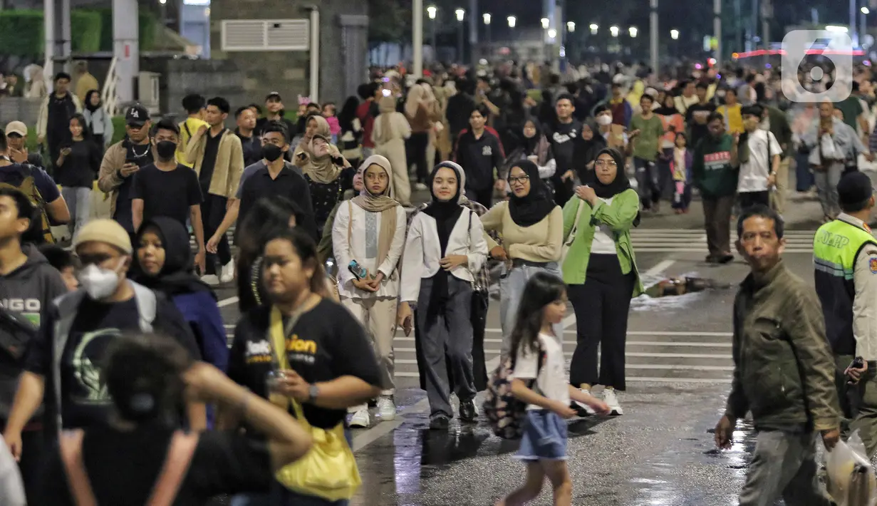 Pemerintah Provinsi (Pemprov) DKI Jakarta menyelenggarakan 'Festival Malam Muda Mudi, Jakarta Kota Global' di kawasan Bundaran Hotel Indonesia. (Liputan6.com/Angga Yuniar)
