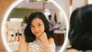 Lengkapi busananya, Naura Ayu memulas wajah dengan makeup soft nude yang effortless [@naura.ayu]
