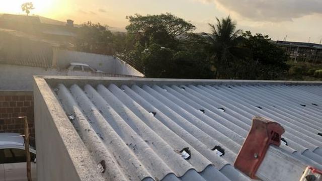 Potret Rumah dengan Atap Asbes