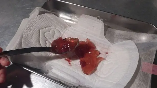 potret nyeleneh restoran sajikan makanan