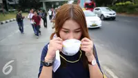 Mungkin sebagian warga sepakat bila kualitas udara Ibukota sudah tercemar. Bahkan beberapa orang harus bertarung dengan polusi udara dengan menggunakan masker kemana-mana.