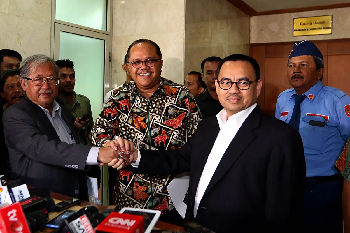 20151116-Menteri ESDM Laporkan Anggota DPR ke MKD