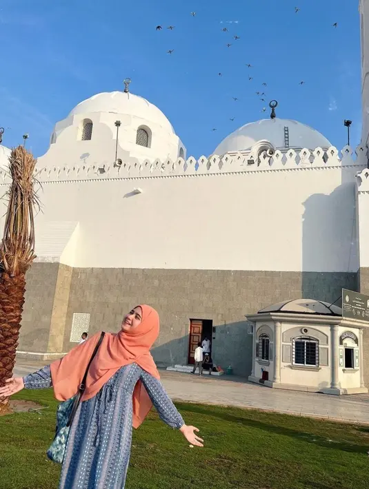 Dalam keterangan fotonya, kekasih Dul Jaelani ini hanya menuliskan satu kalimat, yaitu Masha Allah