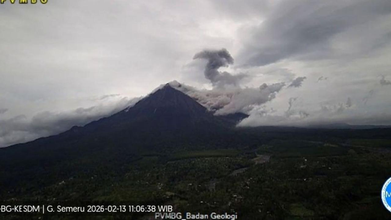 Gunung Semeru Lima Kali Erupsi Disertai Awan Panas Guguran, Warga Diimbau Waspada