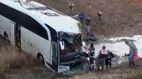 6 Orang tewas dalam tabrakan bus dan mobil di Canakkale, Turki.