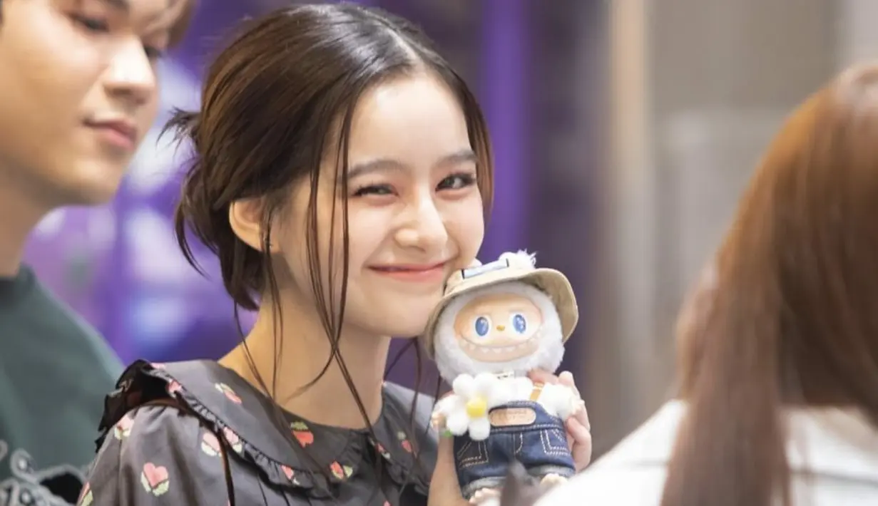 Boneka monster yang identik dengan gigi tajam ini hadir dengan ragam karakter unik yang selalu dinanti para penggemarnya.  [Foto: Instagram/ Rattanawadee]