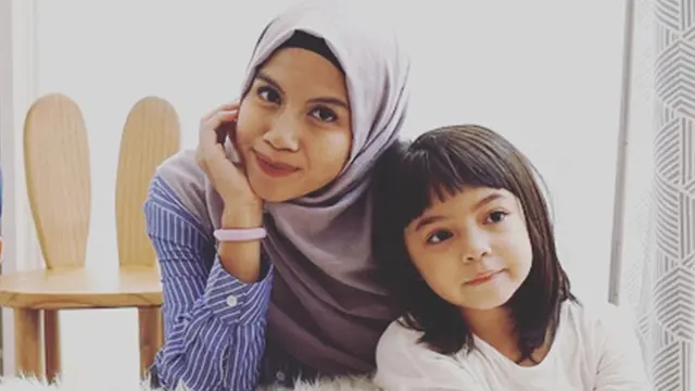 6 Potret Kebersamaan Sienna Ameerah dan Ibu Sambungnya, Kompak Banget
