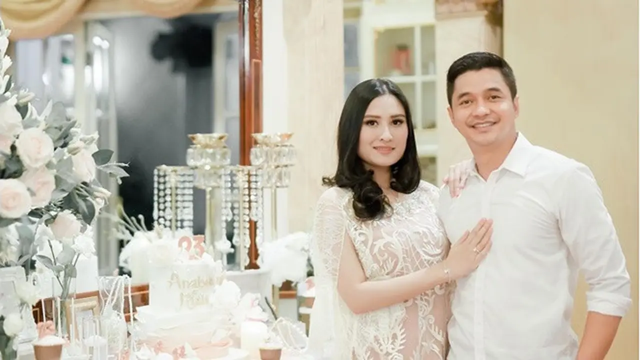 7 Potret Pesta Ulang Tahun Angbeen Rishi ke-23, Mewah dan Bernuansa Putih