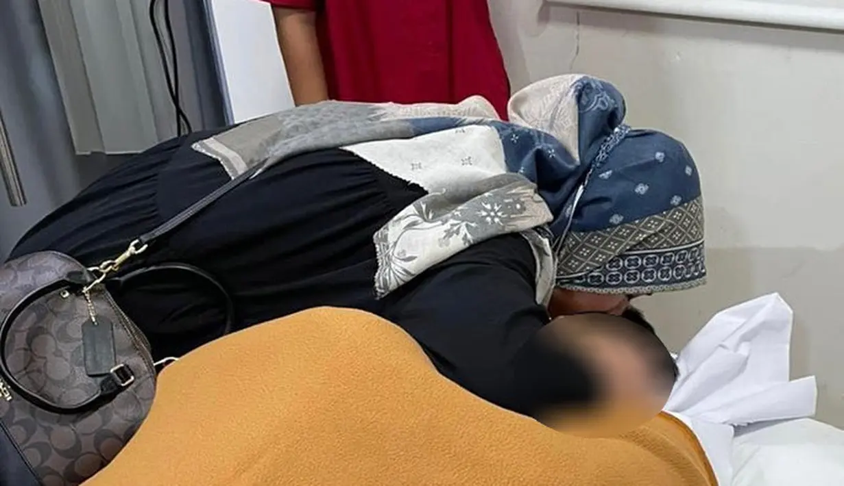 Nadzira Shafa Istri Ameer Azzikra (Instagram/enazirashf_)