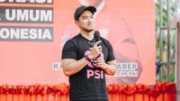 Ketua Umum Partai Solidaritas Indonesia (PSI) Kaesang Pangarep kembali melanjutkan safari politiknya di Lapangan Bosowa, Pinrang, Sulawesi Selatan. (Foto: Istimewa).