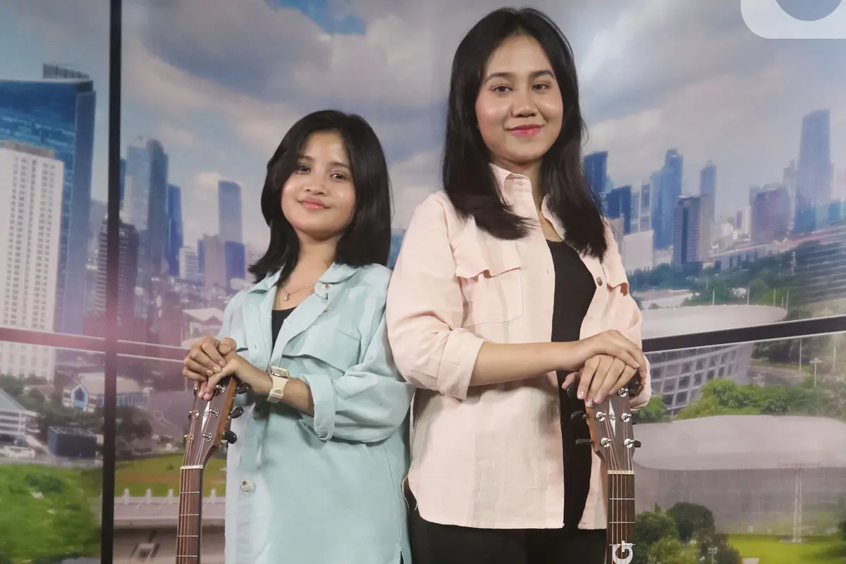 Blak-Blakan Ala Mayang dan Chika