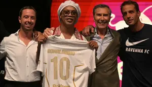 Ronaldinho Tiba di Ravenna, Siap Kembali Bermain Bersama Klub Italia