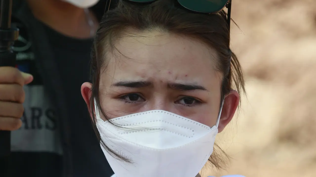 Pemakaman Ibunda Amanda Manopo di San Diego Hills, Karawang, Senin (26/7/2021) (Kapanlagi.com/Akrom Sukarya)