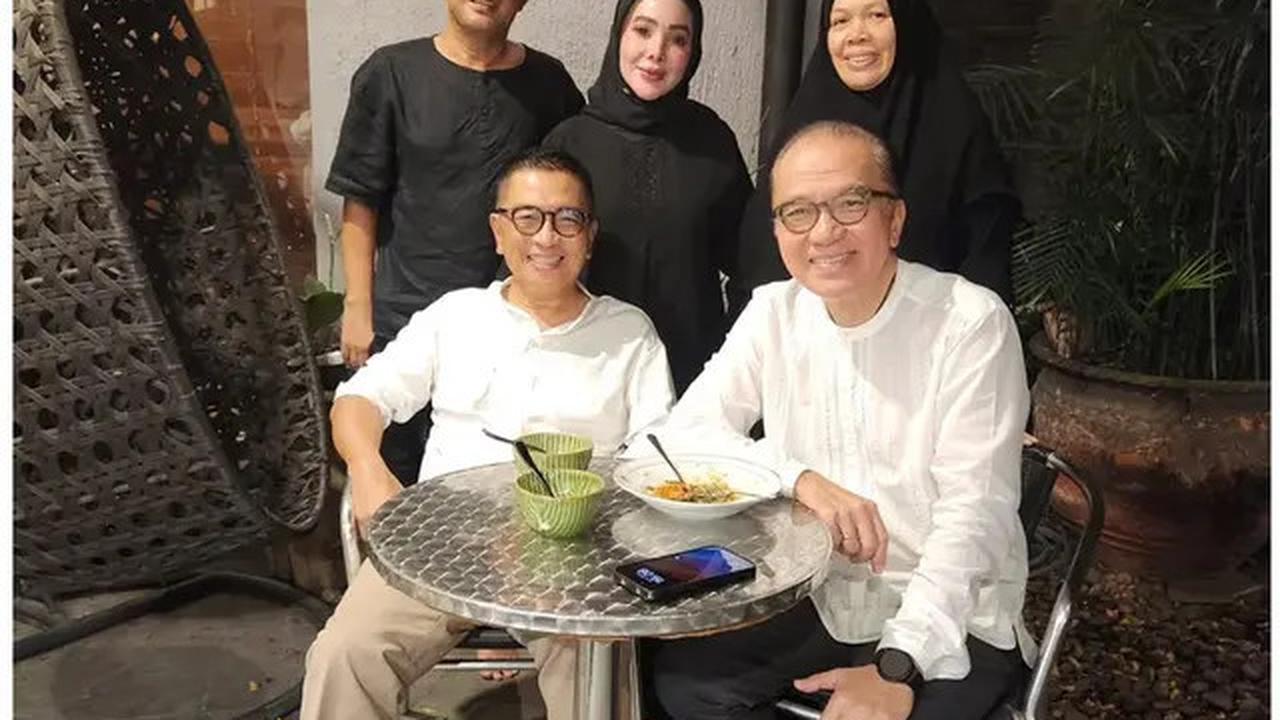 6 Potret Buka Puasa Keluarga Helmy Yahya dan Tantowi Yahya, Penuh Kehangatan
