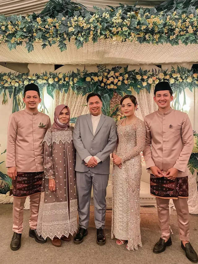 Sempat Sembuh, Ini 5 Potret Kondisi Terbaru Ibunda Kiki Farrel yang Idap Kanker
