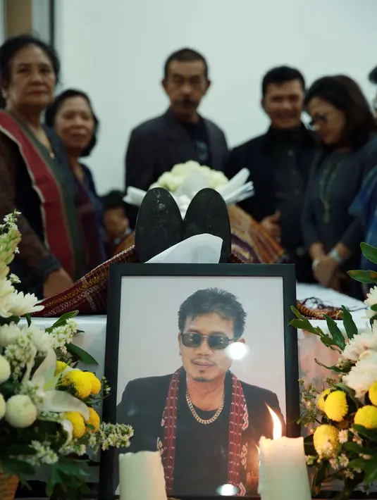 Menurut rencana, setelah keluarga kumpul, jenazah akan dimakamkan pada Sabtu (27/8) di Tempat Pemakaman Umum Kampung Kandang, Jakarta Selatan. (Deki Prayoga/Bintang.com)