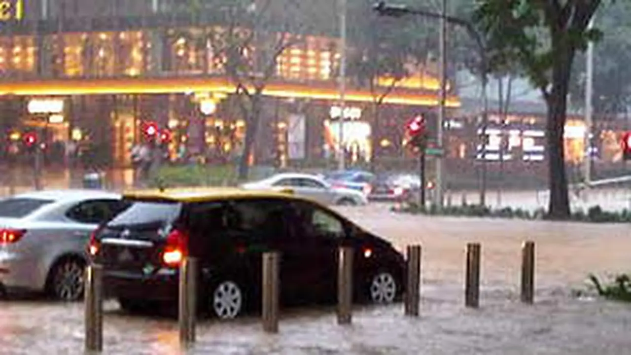 100616bbanjir-singapur.jpg