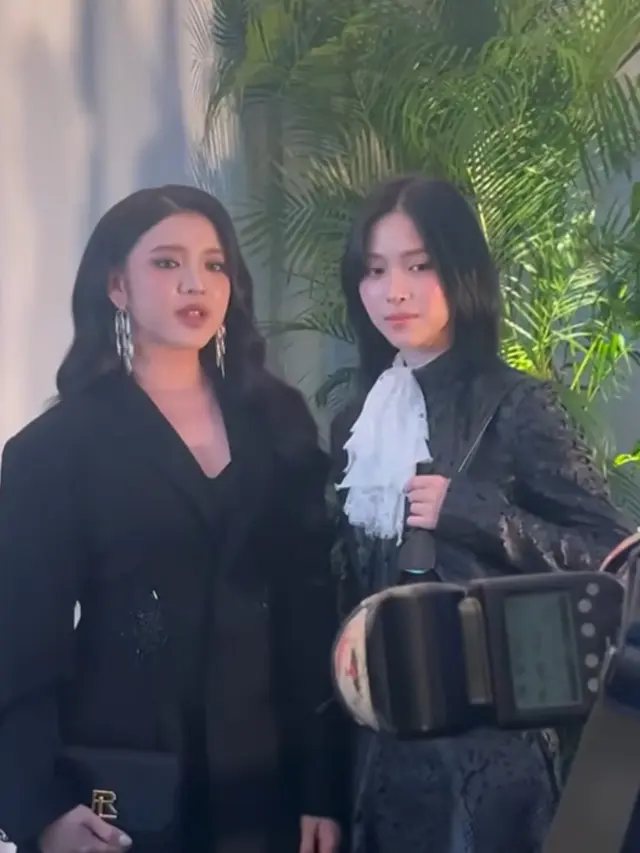 Tiara dan  Idol Ryujin ITZY tampil dengan leather. [@tiaraandini]