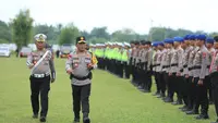 Kapolda Sumut, Panca Putra memimpin apel gelar pasukan dilaksanakan di Lapangan Bola Mapolda Sumut, Jalan Sisingamangaraja, Kota Medan