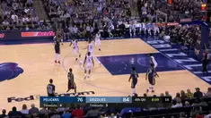 Berita video game recap NBA 2017-2018 antara Memphis Grizzlies melawan New Orleans Pelicans dengan skor 105-102.